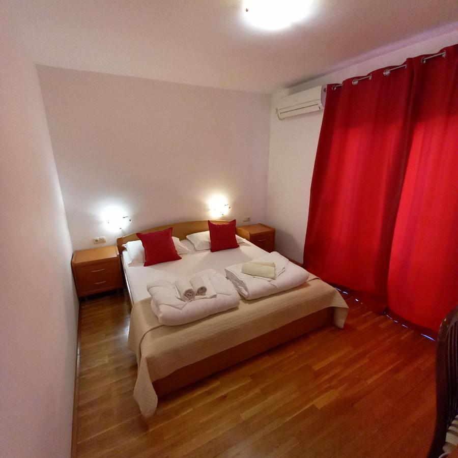 Fontana Apartment *